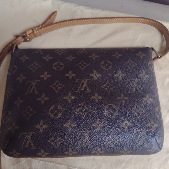 💯% Authentic Louis Vuitton Musette Tango Bag - Picture 6 of 14